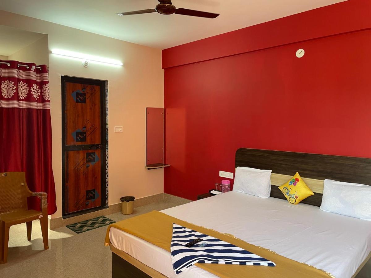 Radhika Beach Resort- Vidi Group 普里 外观 照片